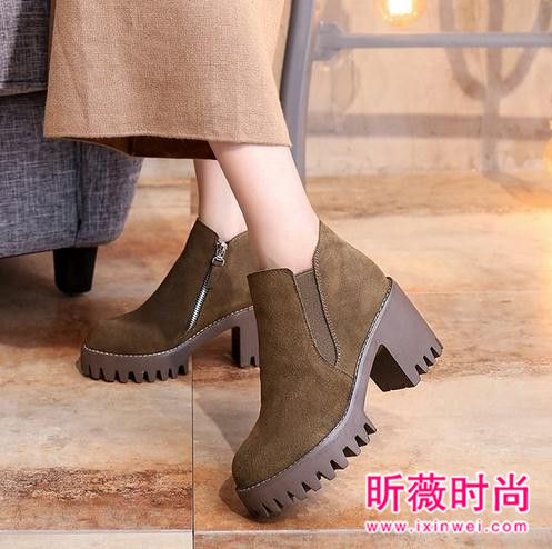 这样的时髦短靴 冬季必须都得来一双 这样的时髦短靴 冬季必须都得来一双