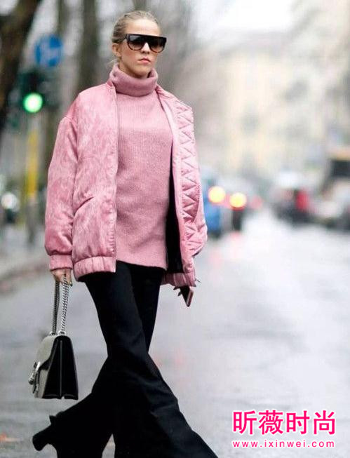来点时髦又特别的存在 冬季穿上亮色毛衣吧