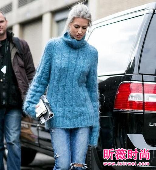 来点时髦又特别的存在 冬季穿上亮色毛衣吧