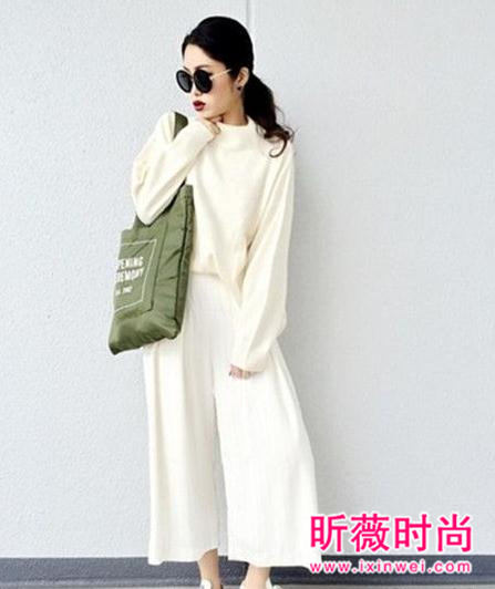 冬季穿个暖色调的衣服 看起来就温暖舒适