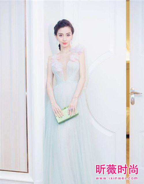 时髦复古凹造型 2017必备的时尚小箱包