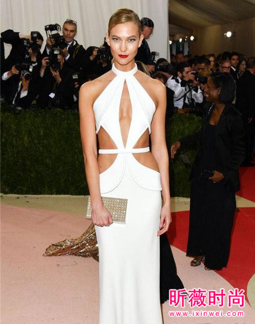 时髦复古凹造型 2017必备的时尚小箱包