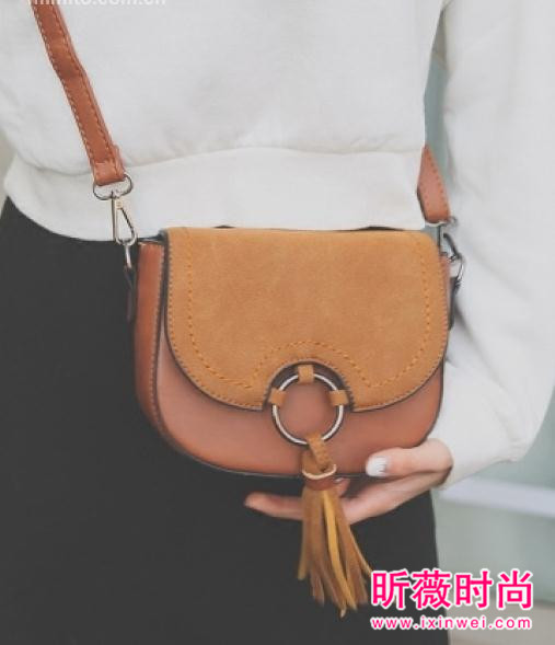 让女生疯狂唯有马鞍包 马鞍包造型独特气质不羁