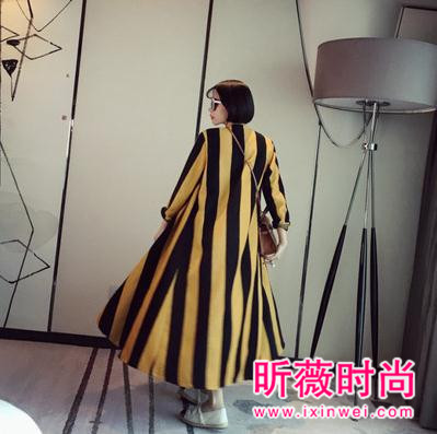 长款外套改变你造型 冬季简洁又优雅外套穿搭