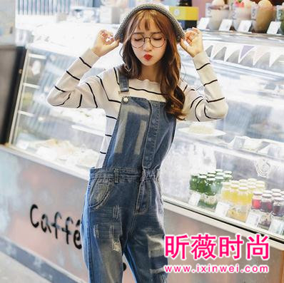 俏皮可爱不过背带裤 轻松在秋天玩转百变花样 俏皮可爱不过背带裤 轻松在秋天玩转百变花样