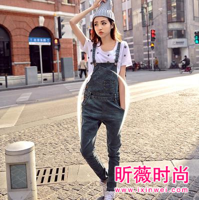 俏皮可爱不过背带裤 轻松在秋天玩转百变花样 俏皮可爱不过背带裤 轻松在秋天玩转百变花样