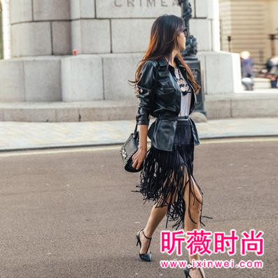 基本款上衣搭配半身裙 知性优雅气质瞬间凸显 基本款上衣搭配半身裙 知性优雅气质瞬间凸显