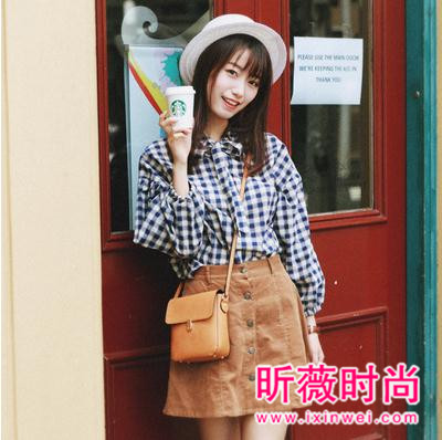 想要甜美少女心穿搭 就在领口扎个蝴蝶结吧 想要甜美少女心穿搭 就在领口扎个蝴蝶结吧