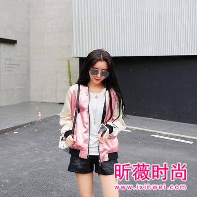 秋季短外套穿出身材 做个干练精致的小女人 秋季短外套穿出身材 做个干练精致的小女人