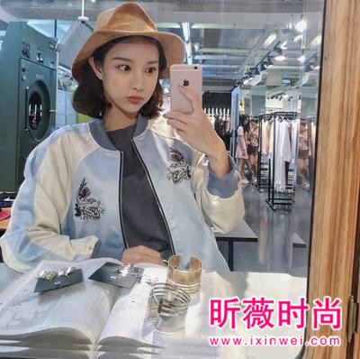 秋季短外套穿出身材 做个干练精致的小女人 秋季短外套穿出身材 做个干练精致的小女人