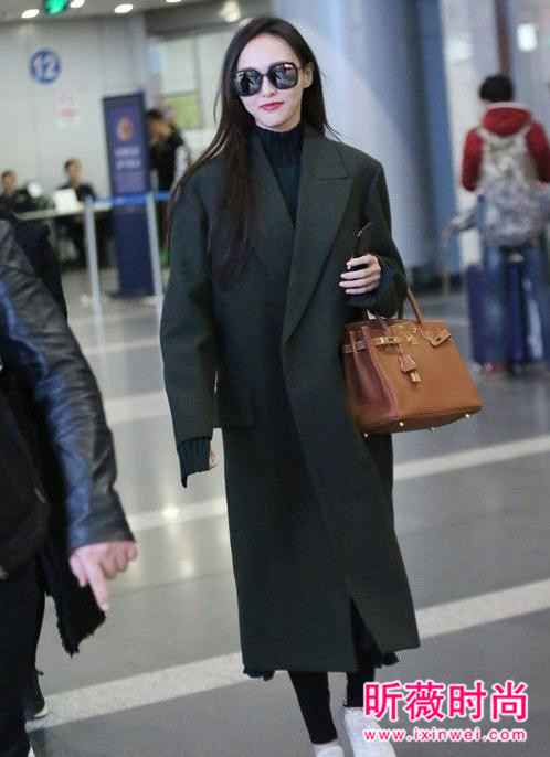 唐嫣迷上了长款呢大衣 这样穿好时尚好拉风 唐嫣
迷上了长款呢大衣 这样穿好时尚好拉风