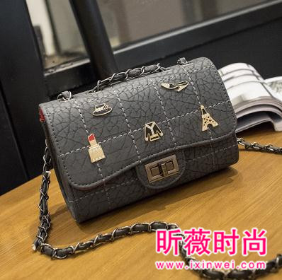 包包好搭配衣服还很实用 时髦女人出街必备单品