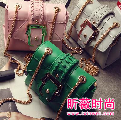 包包好搭配衣服还很实用 时髦女人出街必备单品