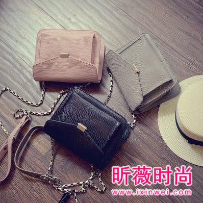 包包好搭配衣服还很实用 时髦女人出街必备单品