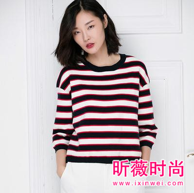 大爱的学院风针织衫 秋冬季离不开这样的针织衫 大爱的学院风针织衫 秋冬季离不开这样的针织衫