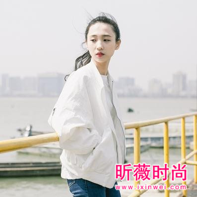 一款爱不释手的小外套 露出你的诱人大长腿 一款爱不释手的小外套 露出你的诱人大长腿