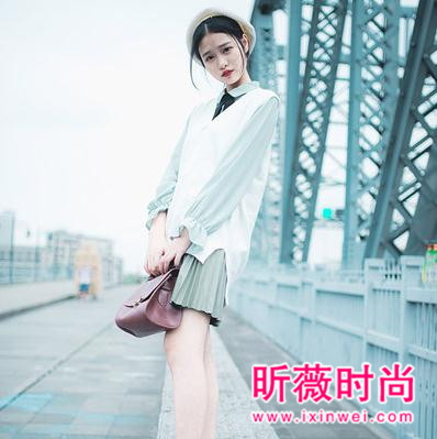 秋季穿上时髦外搭毛衣 做个优雅气质的女神 秋季穿上时髦外搭毛衣 做个优雅气质的女神