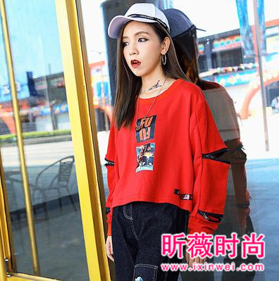 想要做个可爱萌妹子？就来一件时尚百搭卫衣