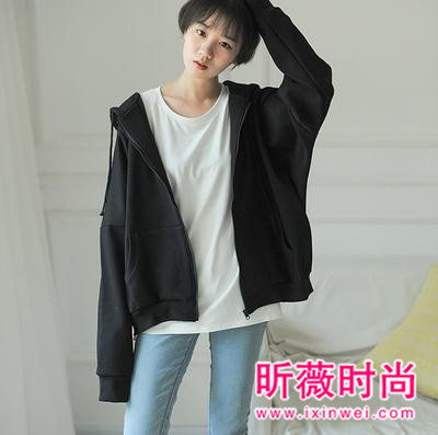 想要做个可爱萌妹子？就来一件时尚百搭卫衣