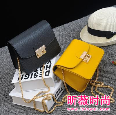 俏皮的优雅你说了算 秋冬季时尚小方包搭配 俏皮的优雅你说了算 秋冬季时尚小方包搭配