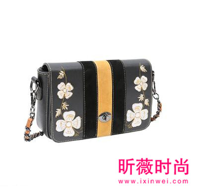 俏皮的优雅你说了算 秋冬季时尚小方包搭配 俏皮的优雅你说了算 秋冬季时尚小方包搭配