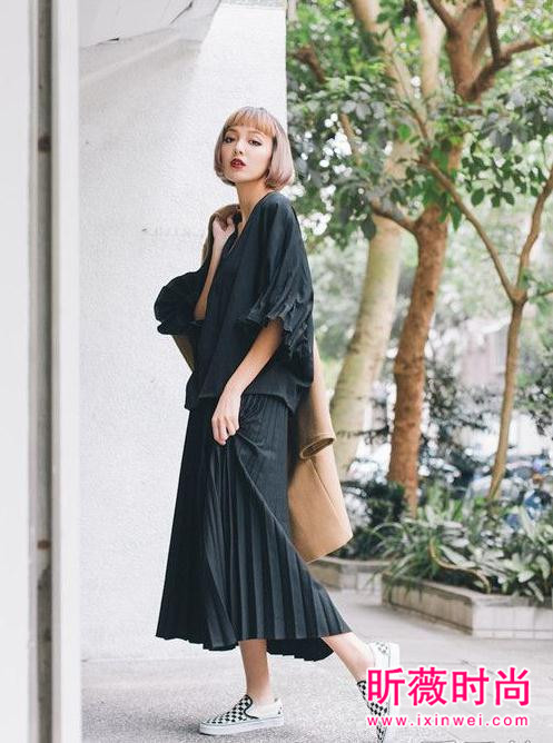 时尚韩范儿球鞋混搭 看似简单却很时髦