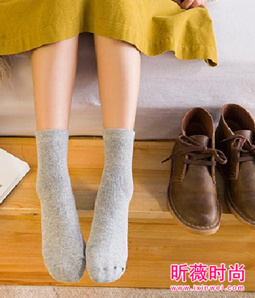 冬季来一双厚袜子 给自己的脚丫暖一暖
