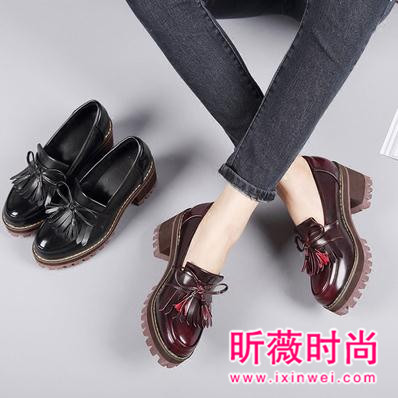 秋冬款英伦风小皮鞋穿搭 时尚帅气又优雅温柔