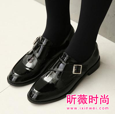 秋冬款英伦风小皮鞋穿搭 时尚帅气又优雅温柔 秋冬款英伦风小皮鞋穿搭 时尚帅气又优雅温柔