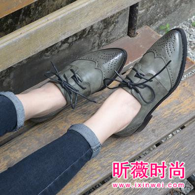 秋冬款英伦风小皮鞋穿搭 时尚帅气又优雅温柔 秋冬款英伦风小皮鞋穿搭 时尚帅气又优雅温柔