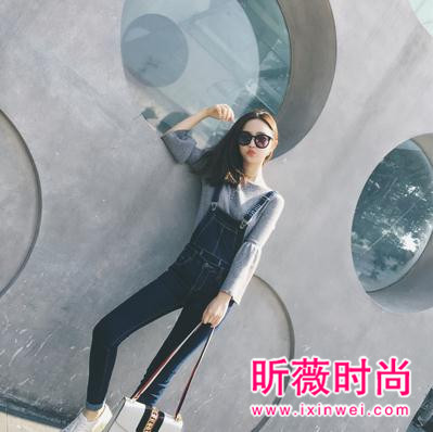 这个季节流行学院风 背带裙穿出俏皮活力 这个季节流行学院风 背带裙穿出俏皮活力