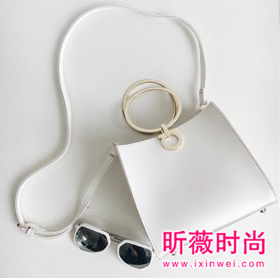 美观简约时尚的包包 经典又实用美女必备