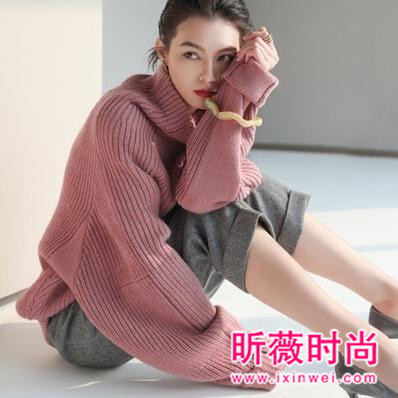 穿这样的毛衣更有feel 演绎少女范穿出女王气质