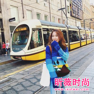 穿这样的毛衣更有feel 演绎少女范穿出女王气质