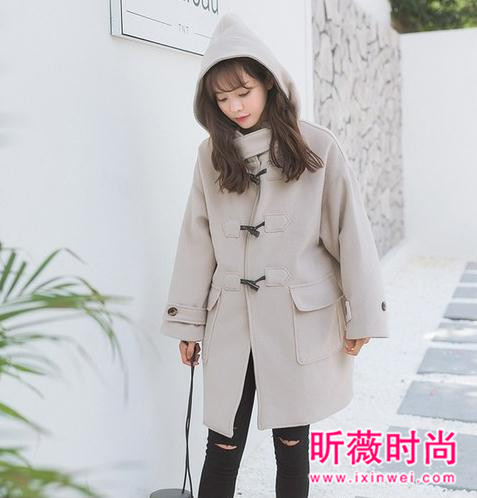 斗篷款式的衣服穿搭 就是这么懂得女人心 斗篷款式的衣服穿搭 就是这么懂得女人心