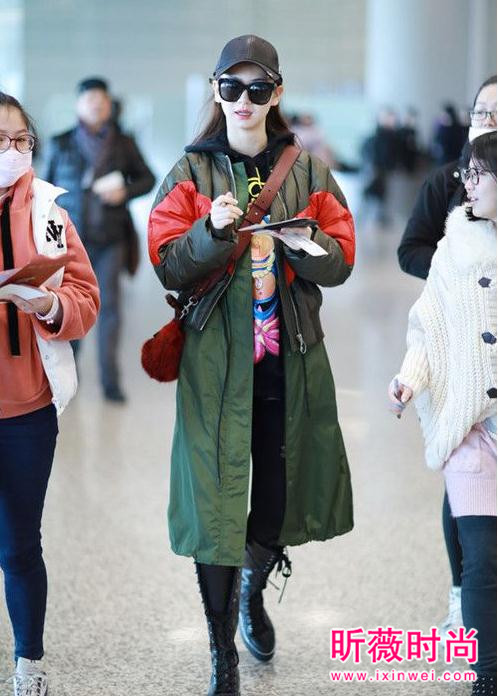 女星最新机场街拍漂亮实用 呢子大衣仍然是主打