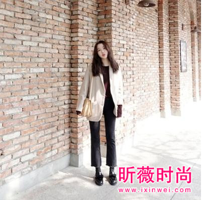 今年超流行的微喇叭裤 时尚有型让你身材有致