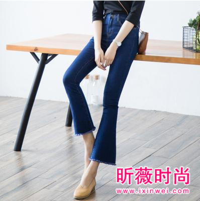 今年超流行的微喇叭裤 时尚有型让你身材有致