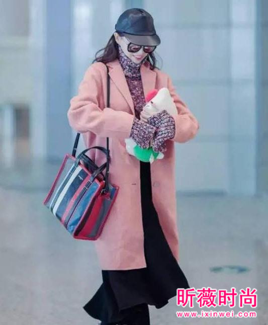 明星们是怎么过冬的？唐嫣杨幂时髦大衣搭配