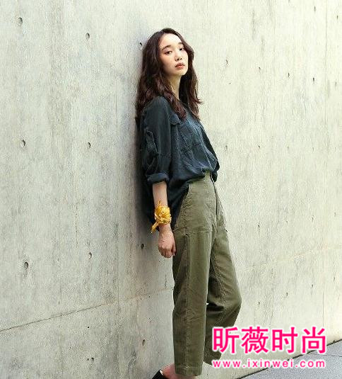 新年回家告别黑白灰 暖色系穿搭活泼更讨喜
