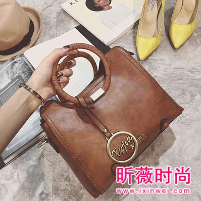 女人一生必备的单肩包 时尚大牌范儿提升气质 女人一生必备的单肩包 时尚大牌范儿提升气质