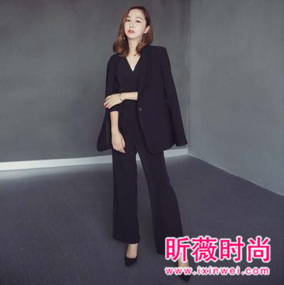 如何搭配出街拍达人的品味？没有秋季连体裤怎么行