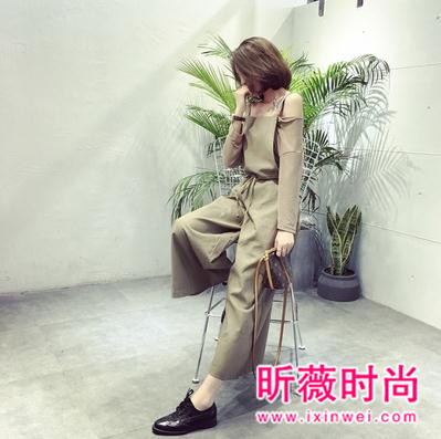 如何搭配出街拍达人的品味？没有秋季连体裤怎么行