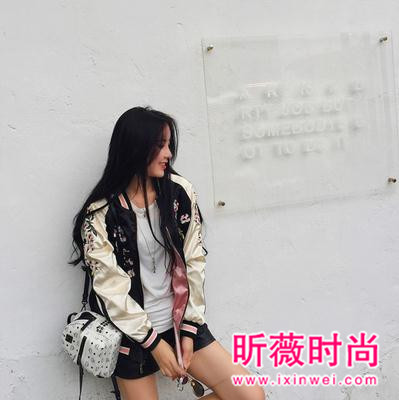 今年最流行的棒球服 只要你选对款一样能撩人 今年最流行的棒球服 只要你选对款一样能撩人