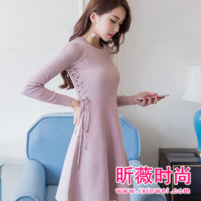 秋冬季连衣裙时尚穿搭 美丽动人别有一番风味