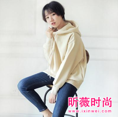 秋季金黄色上衣搭配 暖色调单品给你安全感 秋季金黄色上衣搭配 暖色调单品给你安全感