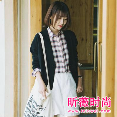 时尚达人为了拗造型 出门都会多带的一件衣服 时尚达人为了拗造型 出门都会多带的一件衣服