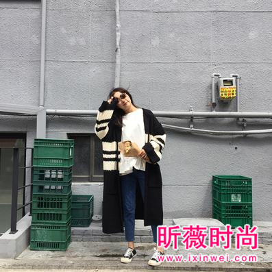 时尚达人为了拗造型 出门都会多带的一件衣服 时尚达人为了拗造型 出门都会多带的一件衣服