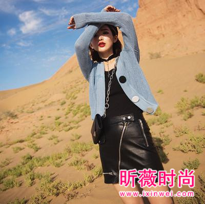 秋季时尚穿搭最佳帮手 帅气的小皮裙你有了吗？