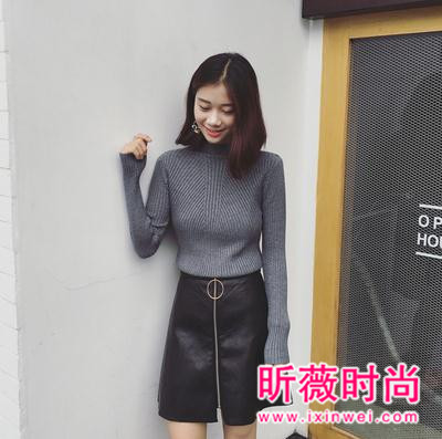 秋季时尚穿搭最佳帮手 帅气的小皮裙你有了吗？